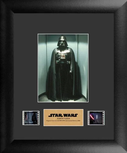 Miniatura 10 de FILMCELLS - Star Wars - Boba Fett - Presentación de arte mural de edición limitada de 11" x 13" - Incluye dos clips de película de 1.378 in SW283IW