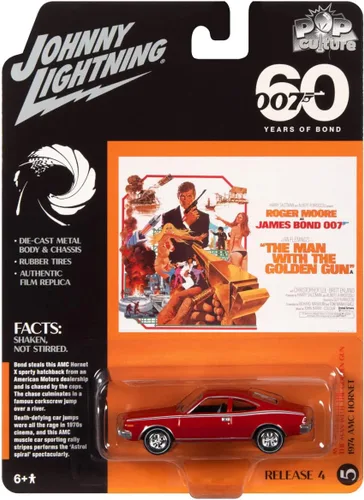 1974 AMC Hornet Red 007 The Man with The Golden Gun 1974 Película Cultura Pop 2022 Release 4 1/64 Modelo de automóvil fundido a presión por Johnny