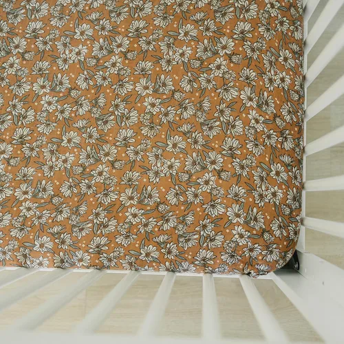 Miniatura 14 de Sábana de cuna de muselina Autumn Bloom de Mebie Baby, sábanas suaves y transpirables para bebés, ropa de cama moderna y neutral para cunas, sábana