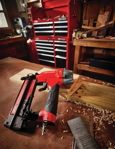 Miniatura 8 de CRAFTSMAN Brad Nailer, 18GA, pistola de clavos neumática (CMPBN18K)