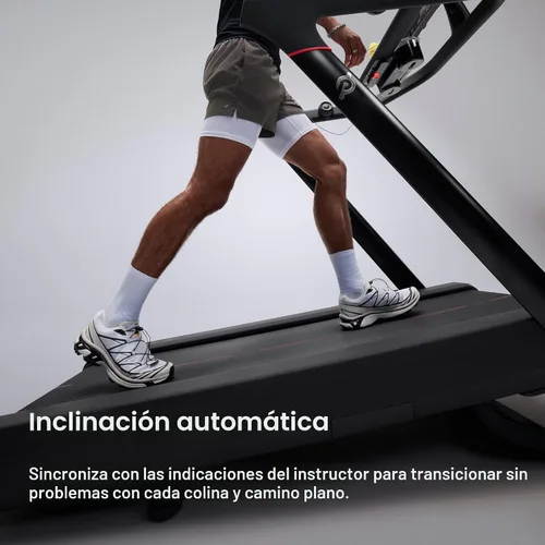 Miniatura 4 de Peloton Cross Training Tread, Treadmill for Running, Walking, and Hiking with Manual or Auto-Incline Options and Immersive 24” HD Touchscreen