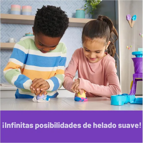 Miniatura 7 de Kinetic Sand, Estación de servicio suave con arena de juego de 14 onzas (azul, rosa y blanco), 2 conos de helado y 2 herramientas, juguetes