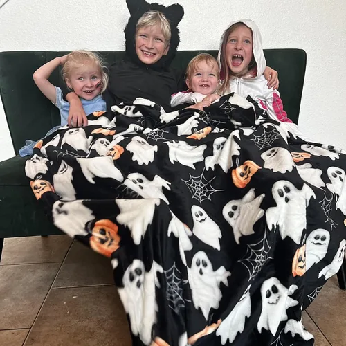 Miniatura 8 de Manta de Halloween: Jack O Lantern, calabazas, fantasmas blancos y telarañas en suave forro polar de terciopelo negro para sofá, sillas y cama Ghost