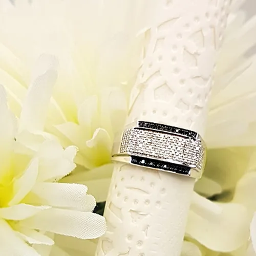 Miniatura 3 de Dazzlingrock Collection Anillo de plata de ley 925 con diseño de diamantes blancos y negros de 0,45 quilates para hombre