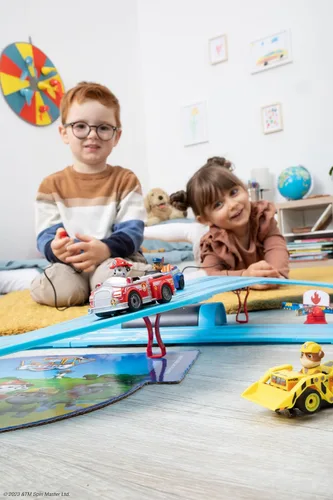 Miniatura 7 de Carrera First Paw Patrol - Pista de Carreras de Autos con Ranura - Incluye 2 Autos: Chase y Marshall - Juego de Carreras para Principiantes a