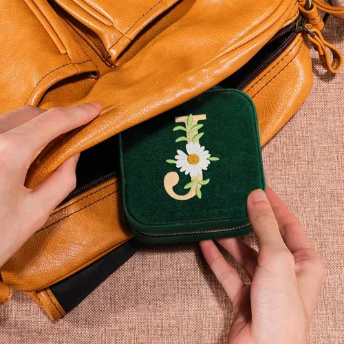Miniatura 6 de GSPY Joyero de viaje de terciopelo, estuche de viaje pequeño, joyero personalizado con inicial, organizador de joyas de viaje, regalos