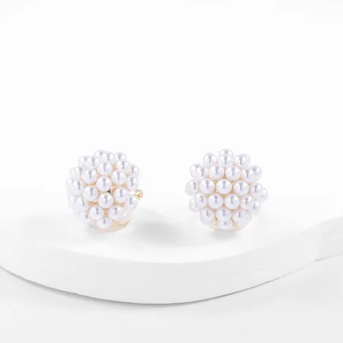 Miniatura 3 de YOQUCOL Aretes de tuerca con forma de racimo de perlas simuladas, sin perforar, para mujeres y niñas
