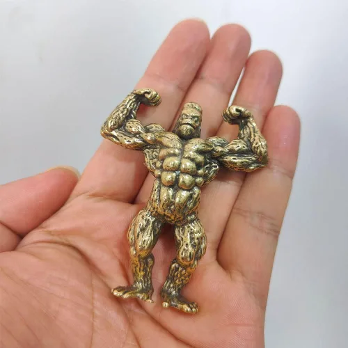 Miniatura 7 de Wwxuanke - 1 pieza de decoración de gorila muscular de cobre macizo, figura en miniatura de culturista de latón, decoración de escritorio, regalo