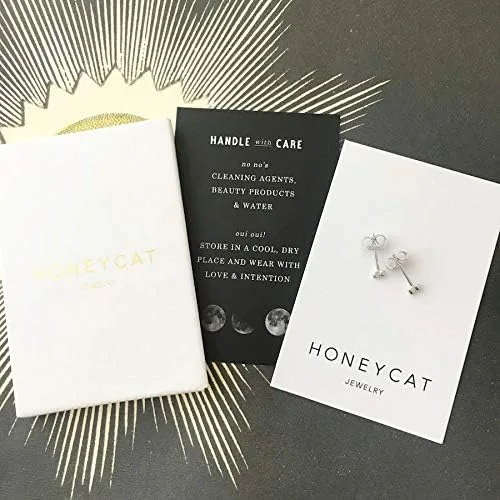 Miniatura 6 de HONEYCAT Aretes pequeños de doble cristal Joyería minimalista y delicada