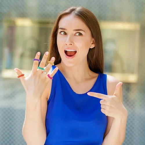 Miniatura 3 de Blulu Juego de 50 anillos de acupresión para aliviar la ansiedad, con pinchos, para adolescentes, adultos, reductor de estrés silencioso y amarillo