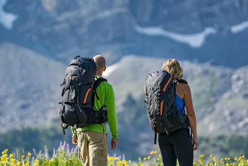 Miniatura 2 de Mochila Teton Talus 2700; mochila de senderismo ligera para camping, caza, viajes y deportes al aire libre; incluye poncho que te cubre a ti y a tu