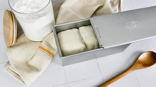 Miniatura 2 de USA Pan Molde para pan Pullman con tapa, 9 x 4 pulgadas, antiadherente y revestimiento de liberación rápida, fabricado en los Estados Unidos