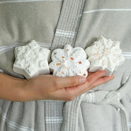 Miniatura 5 de LA SALT CO Bomba de baño de cristal de copo de nieve, noche silenciosa, aromaterapia para baño o ducha, totalmente natural, hecha a mano, vegana