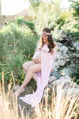 Miniatura 4 de Yuanlar Vestido de maternidad de manga larga con hombros descubiertos, vestido de gasa con abertura frontal para sesión de fotos