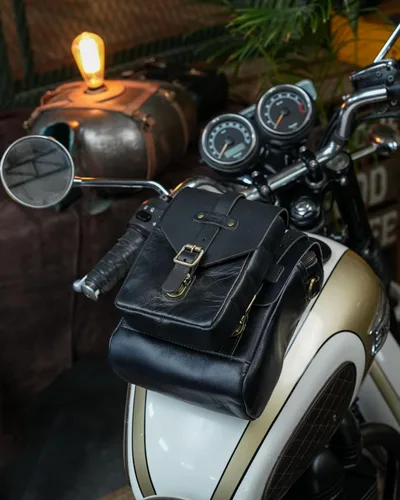 Miniatura 6 de Bolsa de tanque magnética de cuero genuino para motocicleta de Trip Machine Company con montaje en asiento trasero y cola, con correa para el hombro