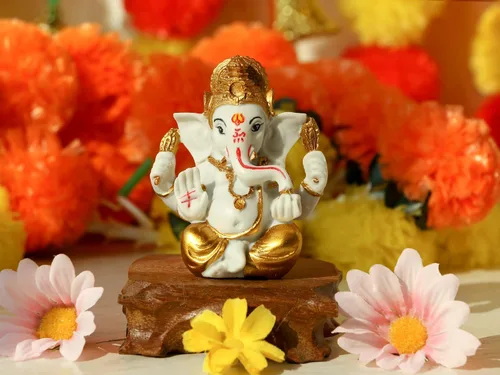 Miniatura 3 de Ganesha dorada para tablero de instrumentos de automóvil, 3.5 pulgadas de alto, tono dorado, estatua de Lord Ganpati, ídolo hindú de Ganesh