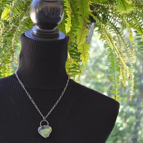 Miniatura 16 de Handmade Glass Chunky Heart Necklace