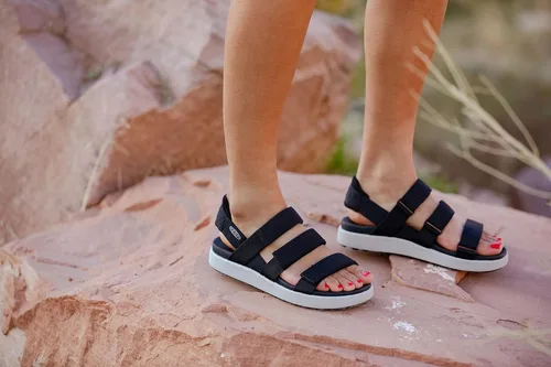 Miniatura 6 de KEEN Elle Sandalias de punta abierta con plataforma elástica para mujer, Negro (BlackVapor)