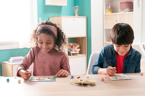 Miniatura 4 de Ravensburger CreArt Delightful Dolphins - Kit de pintura por números para niños, pintura de artes y manualidades para edades de 7 años en adelante