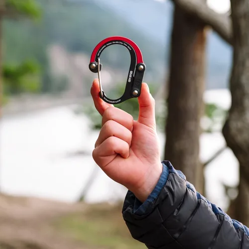 Miniatura 11 de GEAR AID HEROCLIP Mosquetón giratorio de 360° y gancho (mediano) para camping, mochila, maletas y organización de garaje Verde bosque