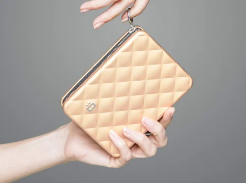 Miniatura 4 de ÖGON -DESIGNS- Cartera acolchada de aluminio para pasaporte de gran capacidad, tamaño de pasaporte, organizador de embrague, cartera de bloqueo RFID