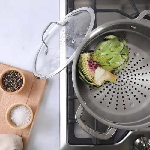 Miniatura 4 de Sur La Table Kitchen Essentials Chef's Deck - Horno holandés de acero inoxidable de 5.3 cuartos de galón con inserto de vapor y tapa de vidrio