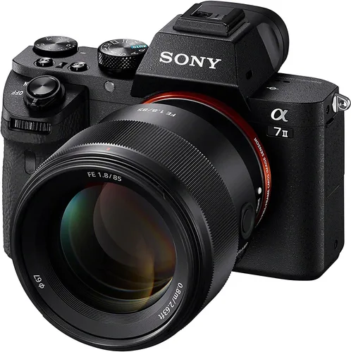 Miniatura 8 de Sony FE 3.346 in f/1.8 lente (SEL85F18/2) paquete con bolsa para lentes Tenba, kit de filtro de 3 piezas de 2.638 in, + más Sony 3.346 in f1.8
