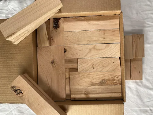 Miniatura 10 de Cajas de tablas de desechos sobrantes.