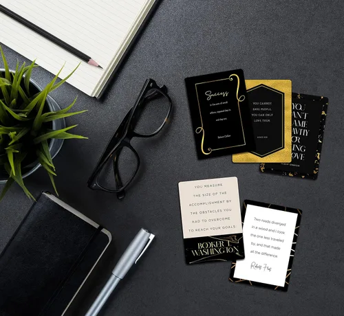 Miniatura 5 de Better Office Products 100 tarjetas con citas de ánimo, citas inspiradoras famosas, todos los diseños únicos, elegante diseño negro y dorado