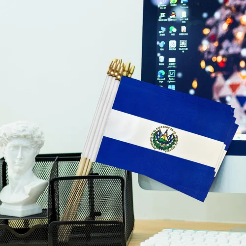 Miniatura 6 de TSMD Mini banderas de mano de El Salvador Stick Flag Salvadoran, 5 x 8 pulgadas, paquete de 12