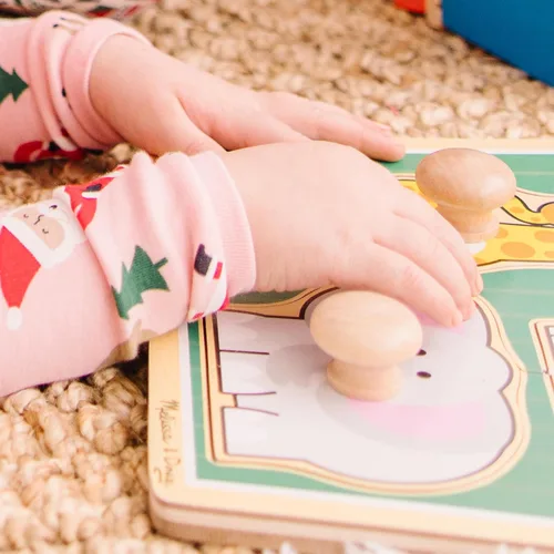 Miniatura 7 de Melissa & Doug Jungle Friends - Rompecabezas de animales de safari con pomo gigante, rompecabezas de clavijas de madera para niños pequeños, juguete