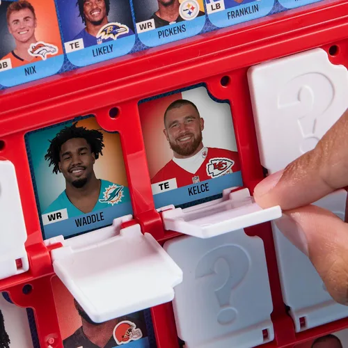 Miniatura 5 de Adivina quién? Juego de mesa edición NFL Juego de mesa NFL oficialmente licenciado para niños y familias A partir de 6 años 2 jugadores 15