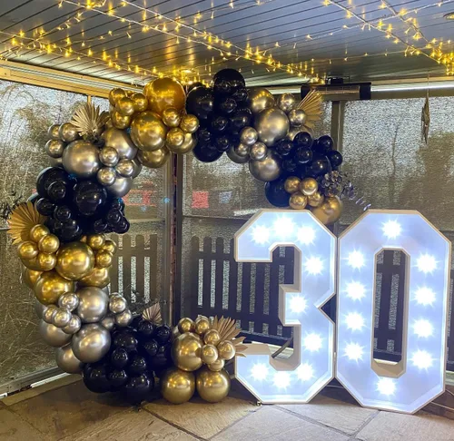 Miniatura 4 de Kit de guirnalda de arco de globos de Año Nuevo, suministros para fiesta de Año Nuevo 2025, globos negros, dorados y plateados, globos de confeti