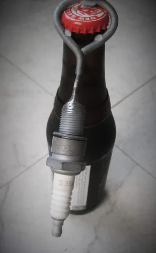 Miniatura 2 de Spark Plug Bottle Opener - Unique Gift for Car Enthusiasts and Gearheads