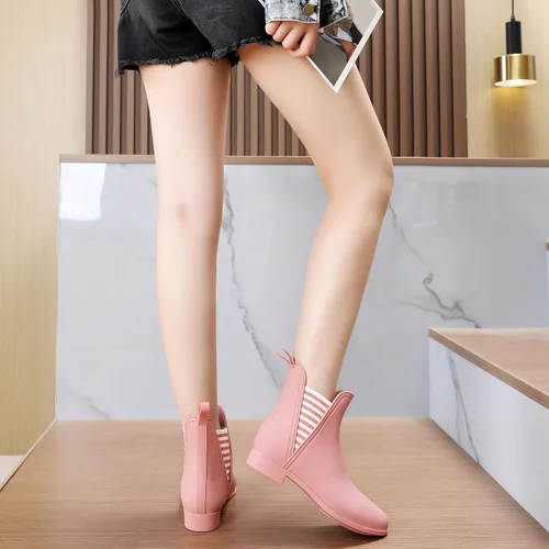 Miniatura 5 de Hsttgsr Botas de lluvia para mujer, cómodas botas de goma cortas antideslizantes, elegantes botines elásticos de tacón medio para jardín