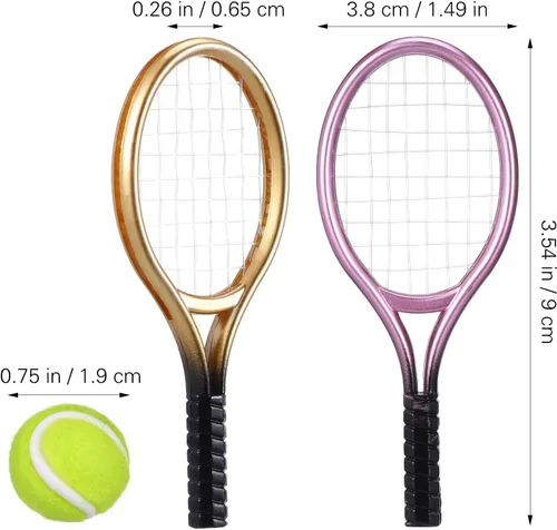 Miniatura 2 de Kisangel 2 juegos de mini raquetas de tenis y bolas, kit deportivo de casa de muñecas en miniatura a escala 1:12, decoraciones realistas