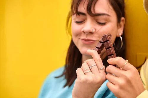 Miniatura 7 de Ritter Sport Alpine Chocolate con leche, barra de 3.5 onzas, paquete de 12 unidades de cacao sostenible 100% certificado