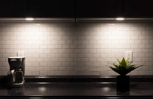 Miniatura 8 de Energizer Luz LED para debajo del gabinete, funciona con pilas, regulable, encendido y apagado manual, inalámbrico, montaje magnético de pared
