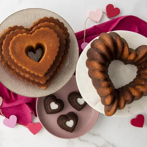 Miniatura 2 de Nordic Ware Elegant Heart Bundt, 10 tazas, caramelo