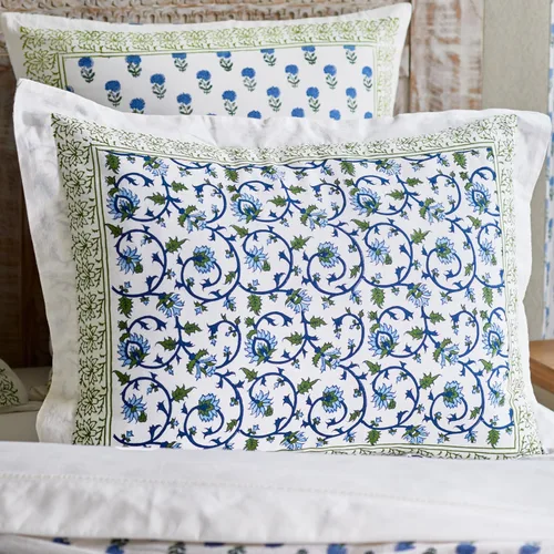Saffron Marigold Funda de almohada azul floral iluminado por la luna Taj - CP, algodón de calidad, comercio justo, ropa de cama bohemio, estilo de
