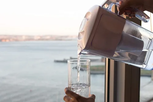 Miniatura 5 de Jarra de filtro de agua alcalina - Ionizador de agua pura saludable de 2.5 litros, dos filtros de carbón activado de 60 días, sin BPA, saludable