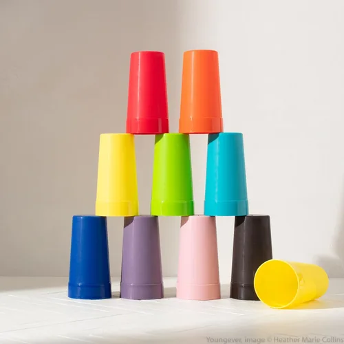 Miniatura 3 de Youngever Paquete de 9 vasos de plástico, vasos irrompibles, vasos de plástico en 9 colores surtidos (22 onzas)