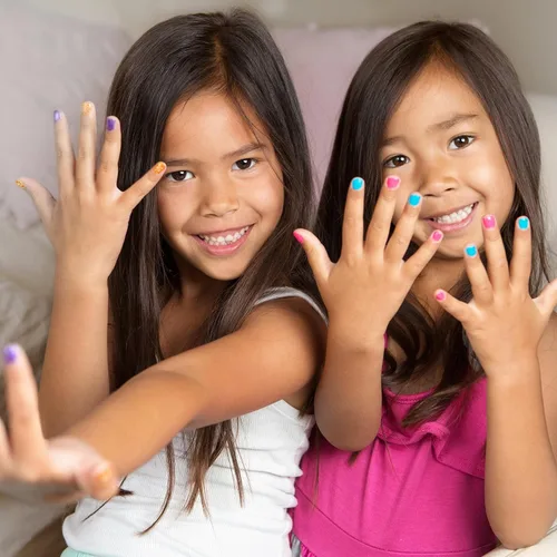 Miniatura 4 de Paquete económico de 24 esmaltes de uñas perfumados, tonos brillantes y brillantes, colores seguros Non-Toxic Water-Based Manicure & Pedicure Kit