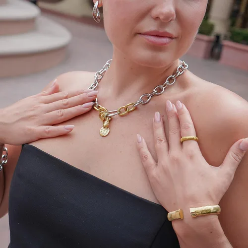 Miniatura 4 de CIUNOFOR Brazaletes chapados en oro de 14 quilates para mujer, pulsera elástica de espiga en capas de plata, brazalete de cadena de serpiente gruesa