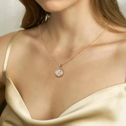 Miniatura 5 de Collares con inicial en capas de oro para mujer, chapado en oro de 14 quilates, gargantilla de disco de capas delicadas, collar hecho a mano