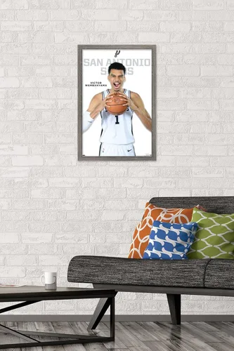Miniatura 2 de Trends International NBA San Antonio Spurs - Póster de pared de Victor Wembanyama Feature Series 23, 22.4 pulgadas de largo x 14.7 pulgadas, versión