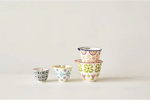 Miniatura 3 de Creative Co-Op Tazas medidoras de gres estampadas a mano con estampado floral (juego de 4 tamaños/diseños)