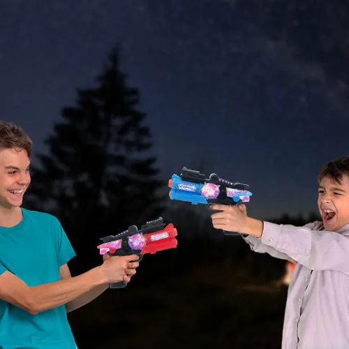 Miniatura 5 de ArtCreativity Pistolas de juguete iluminadas para niños (juego de 2), lanzadores espaciales rojos y azules con LED intermitentes y efectos