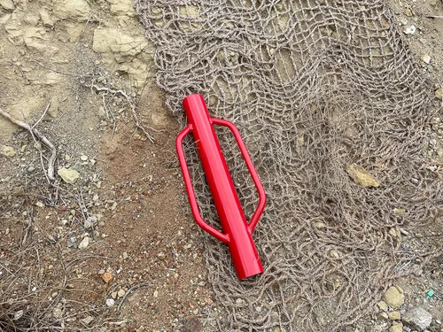 Miniatura 5 de Sandbaggy Varilla manual de 15.5 libras Rojo Poste T y U Post Driver Pounder 30% más pesado que la competencia Se adapta a postes de hasta
