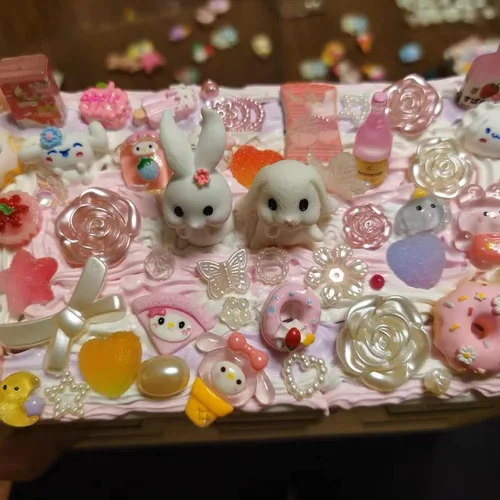 Miniatura 4 de 250 piezas de cuentas 3D con parte trasera plana, rosa y blanco surtido, cuentas de flores, lazos y mariposas con parte trasera plana, cuentas
